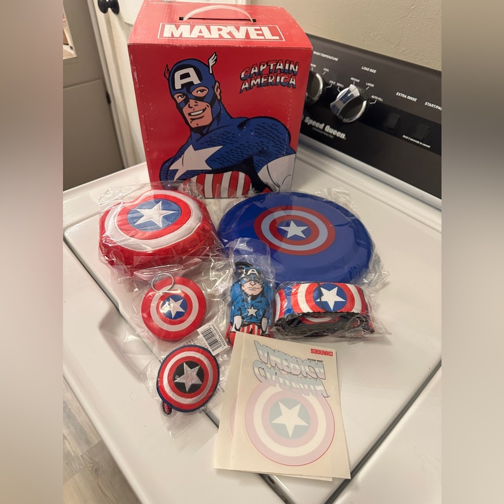 MARVELS Captain America FanExpo Mystery Box - Picture 2 of 5